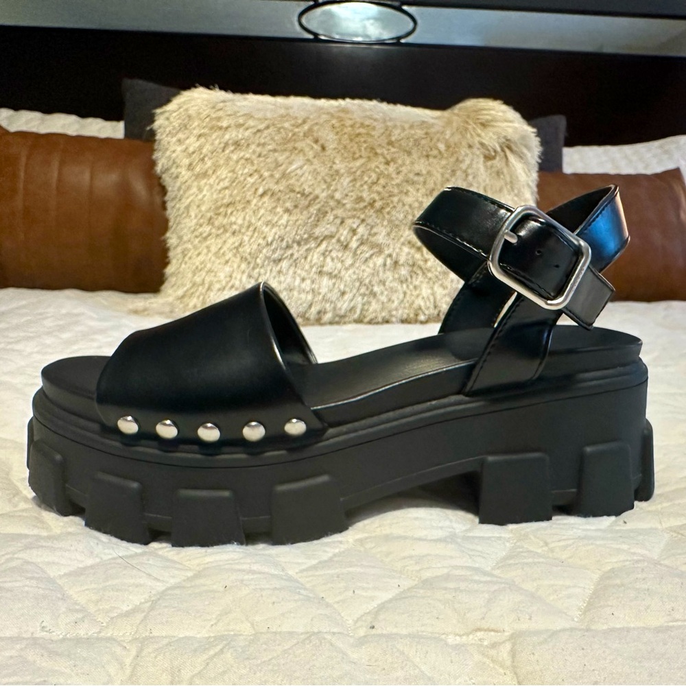 Circus by Sam Edelman sandals